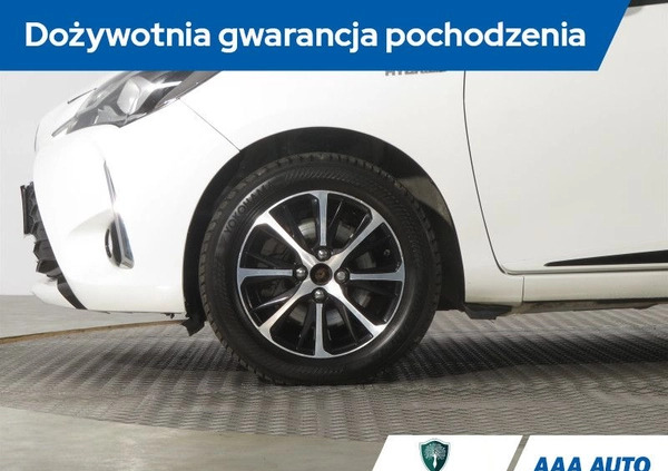 Toyota Yaris cena 58000 przebieg: 83212, rok produkcji 2018 z Torzym małe 106